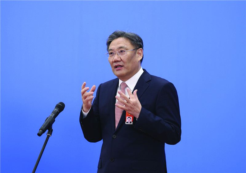 商务部部长王文涛在全国两会“部长通道”接受采访