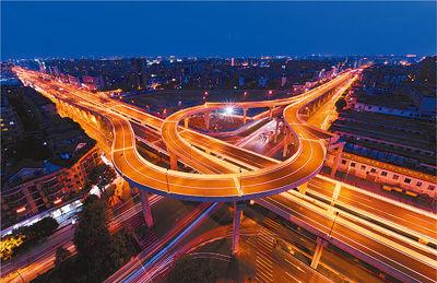 “银鹤计划－乐龄之家”敬老活动三城同步开启  适老焕新助社区养老服务升级